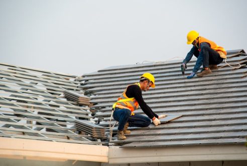 5 étapes essentielles pour une installation de toiture sans souci