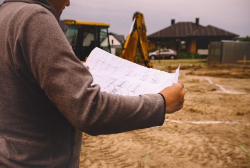 Règles de zonage et travaux de terrassement : Comprendre les restrictions et les dérogations